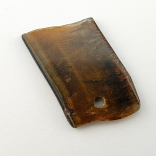 Tiger's eye slice with hole 31x22 mm No 8