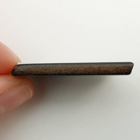 Tiger's eye slice with hole 31x22 mm No 8 Tiger's eye slice with hole 31x22 mm No 8