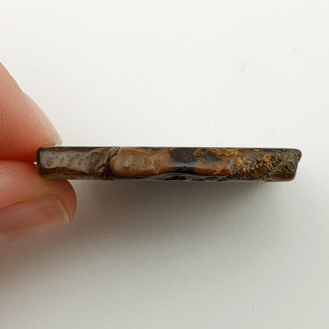 Tiger's eye slice with hole 35x30 mm No 19 Tiger's eye slice with hole 35x30 mm No 19