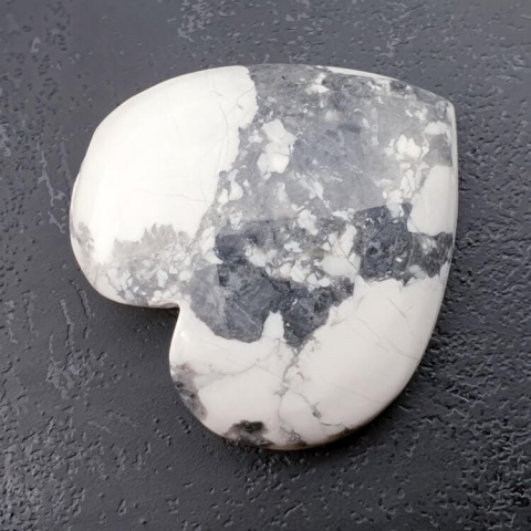 Howlite cabochon heart 26x25 mm no 2 Howlite cabochon heart 26x25 mm no 2