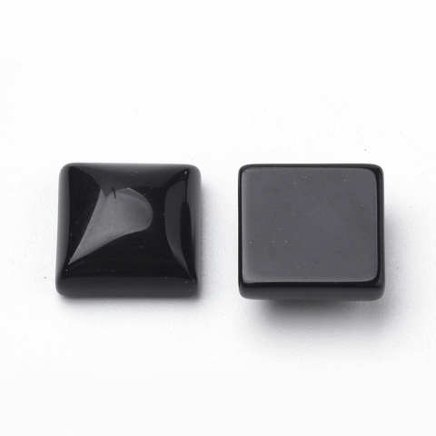 Jadeit czarny kaboszon 10x10 mm 1 szt Jadeit czarny kaboszon 10x10 mm 1 szt