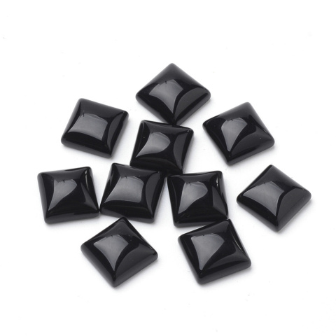 Jadeit czarny kaboszon 10x10 mm 1 szt Jadeit czarny kaboszon 10x10 mm 1 szt