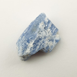 Kyanite raw 18x12 mm No 270