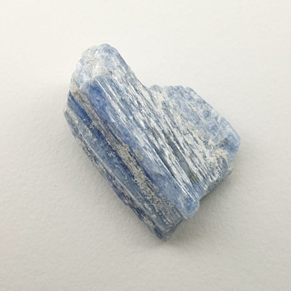 Kyanite raw 18x12 mm No 270