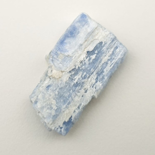 Kyanite raw 25x14 mm no 255