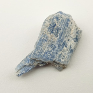 Kyanite raw 26x15 mm No. 280