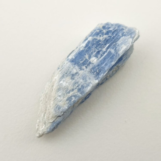 Kyanite raw 27x8 mm No 284