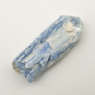 Kyanite raw 30x11 mm No 240