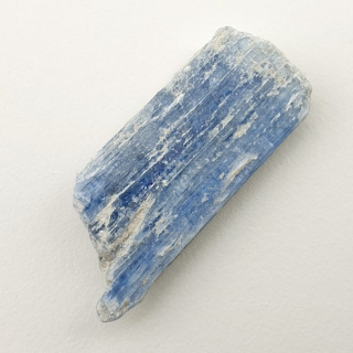 Kyanite raw 31x13 mm no 242