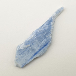 Kyanite raw 36x11 mm No 204