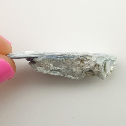 Kyanite raw 38x16 mm No. 155 Kyanite raw 38x16 mm No. 155