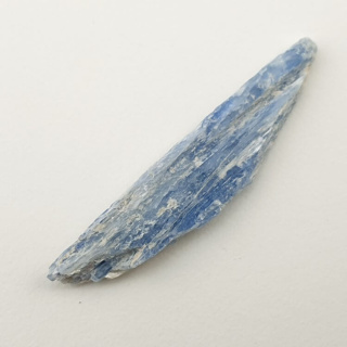 Kyanite raw 38x9 mm No 210