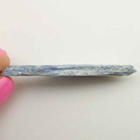 Kyanite raw 38x9 mm No 210 Kyanite raw 38x9 mm No 210