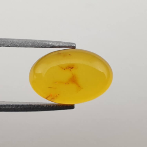 Bursztyn bałtycki kaboszon 12x8 mm nr 531 Bursztyn bałtycki kaboszon 12x8 mm nr 531