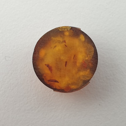 Bursztyn bałtycki kaboszon fi 10 mm nr 645 Bursztyn bałtycki kaboszon fi 10 mm nr 645