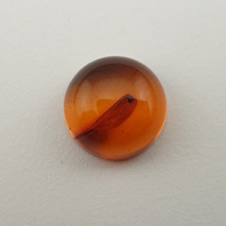 Bursztyn bałtycki kaboszon fi 10 mm nr 660