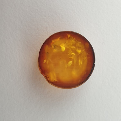 Bursztyn bałtycki kaboszon fi 10 mm nr 675 Bursztyn bałtycki kaboszon fi 10 mm nr 675