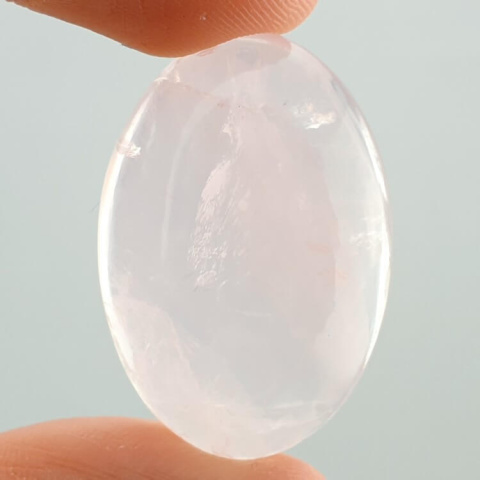Pink quartz cabochon 32x22 mm no 140 Pink quartz cabochon 32x22 mm no 140