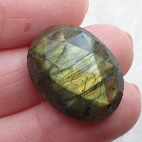 Labradorite faceted cabochon 25x18 mm no. 107 Labradorite faceted cabochon 25x18 mm no. 107