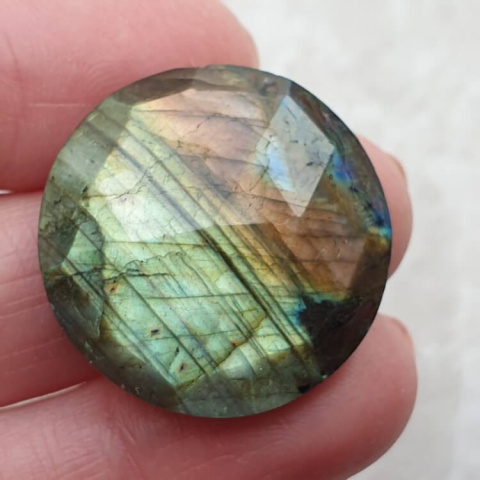 Labradorite faceted cabochon fi 27 mm no. 121 Labradorite faceted cabochon fi 27 mm no. 121
