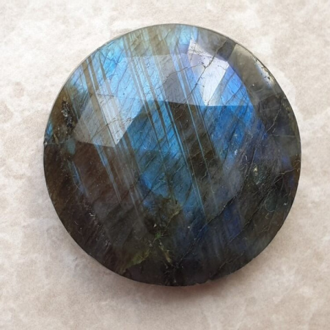 Labradorite faceted cabochon fi 31 mm no 51 Labradorite faceted cabochon fi 31 mm no 51