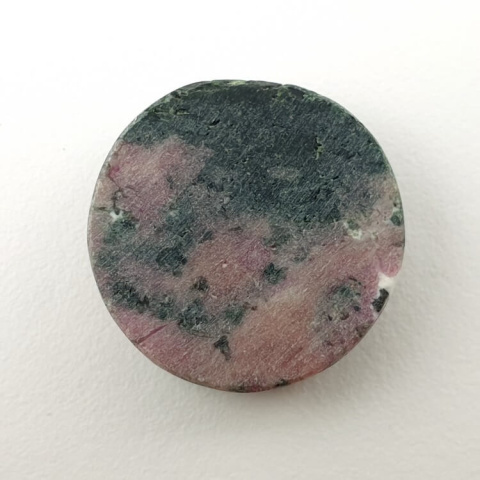 Ruby in zoisite cabochon fi 19 mm no. 110 Ruby in zoisite cabochon fi 19 mm no. 110