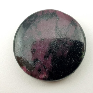 Ruby in zoisite cabochon fi 23 mm no 85