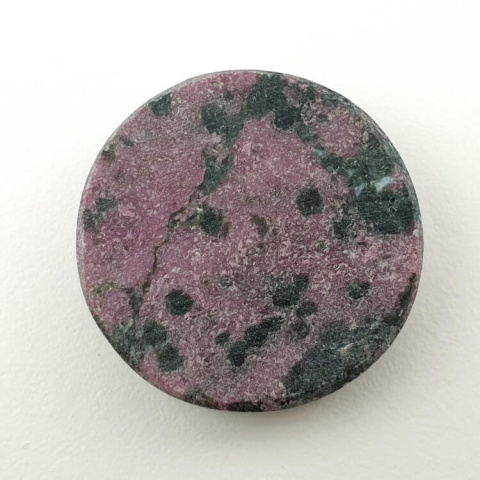 Ruby in zoysite cabochon fi 24 mm no 70 Ruby in zoysite cabochon fi 24 mm no 70