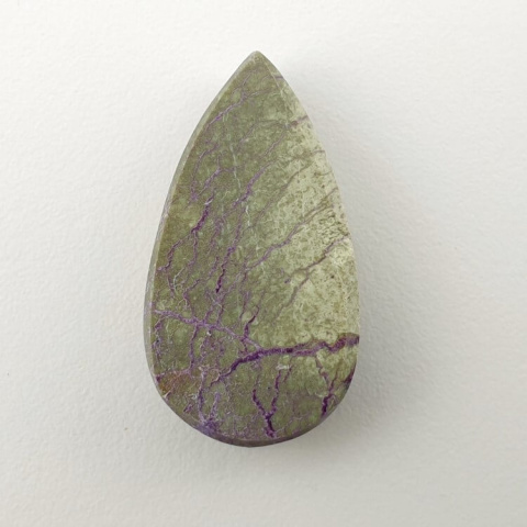 Stichtite cabochon 29x16 mm no 45 Stichtite cabochon 29x16 mm no 45