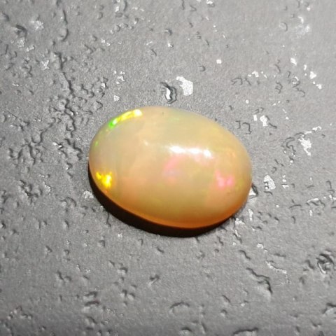Opal z Etiopii kaboszon 11,15x8,05 mm nr 102 Opal z Etiopii kaboszon 11,15x8,05 mm nr 102