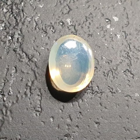Opal from Ethiopia cabochon 8.90x6.81 mm no 129 Opal from Ethiopia cabochon 8.90x6.81 mm no 129