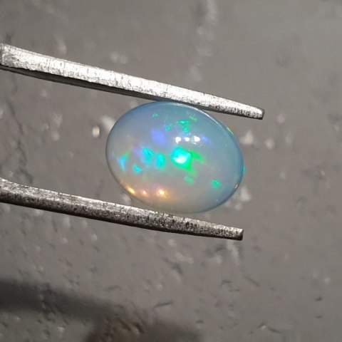Opal from Ethiopia cabochon 9.17x7.21 mm no 113 Opal from Ethiopia cabochon 9.17x7.21 mm no 113