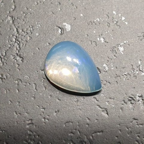 Opal from Ethiopia cabochon 9.98x7.13 mm no. 108 Opal from Ethiopia cabochon 9.98x7.13 mm no. 108