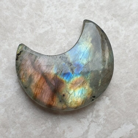 Labradorite cabochon moon 35x29 mm no 73 Labradorite cabochon moon 35x29 mm no 73