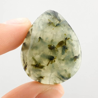 Prehnite cabochon 31x25 mm no 71
