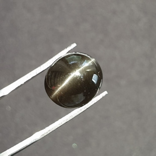 Skapolit kocie oko kaboszon 12x10 mm nr 5