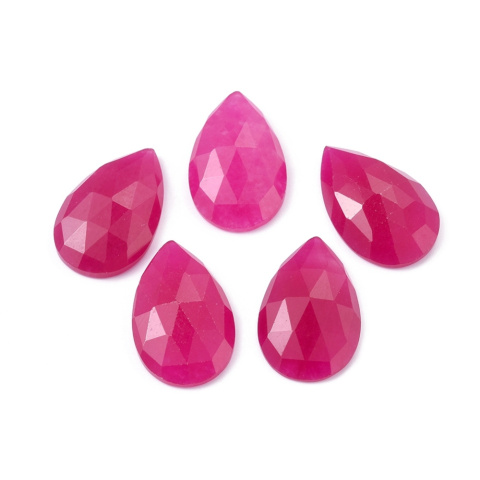 Jadeit magenta kaboszon fasetowany 26x16 mm 1 szt Jadeit magenta kaboszon fasetowany 26x16 mm 1 szt
