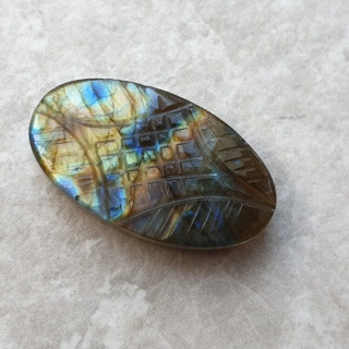 Labradorite cabochon carving 27x15 mm no 111