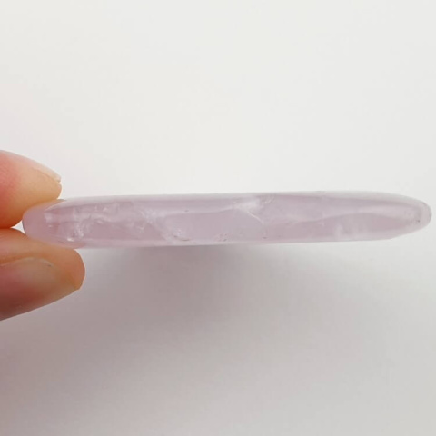Pink quartz slice with hole 51x45 mm no 6 Pink quartz slice with hole 51x45 mm no 6