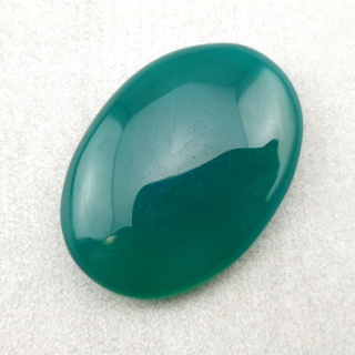 Green onyx cabochon 28x20 mm no 101