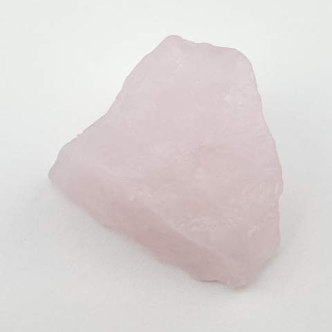 Kwarc różowy bryłka z dziurką 33x32 mm nr 66 Kwarc różowy bryłka z dziurką 33x32 mm nr 66