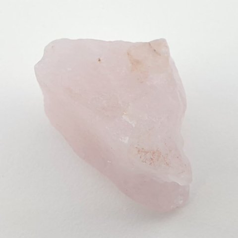 Pink quartz nugget with hole 35x26 mm no. 73 Pink quartz nugget with hole 35x26 mm no. 73