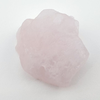 Pink quartz nugget with hole 35x31 mm no 91