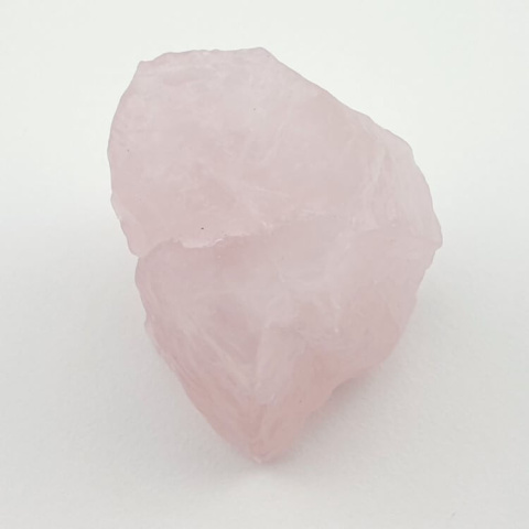 Kwarc różowy bryłka z dziurką 38x25 mm nr 75 Kwarc różowy bryłka z dziurką 38x25 mm nr 75
