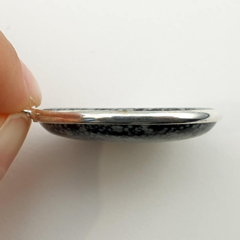 Snow obsidian pendant fi 33 mm no 17 Snow obsidian pendant fi 33 mm no 17