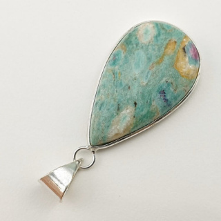 Ruby in fuchsite pendant 35x21 mm no. 13