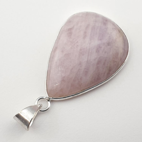 Kunzite pendant 34x25 mm no. 8 Kunzite pendant 34x25 mm no. 8