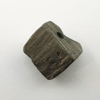 Piryt bryłka z dziurką 12x11 mm nr 62