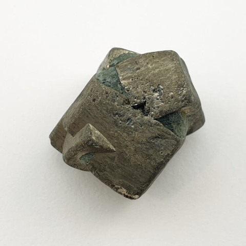 Piryt bryłka z dziurką 21x17 mm nr 32 Piryt bryłka z dziurką 21x17 mm nr 32