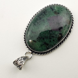 Ruby in zoisite pendant 33x23 mm no 18